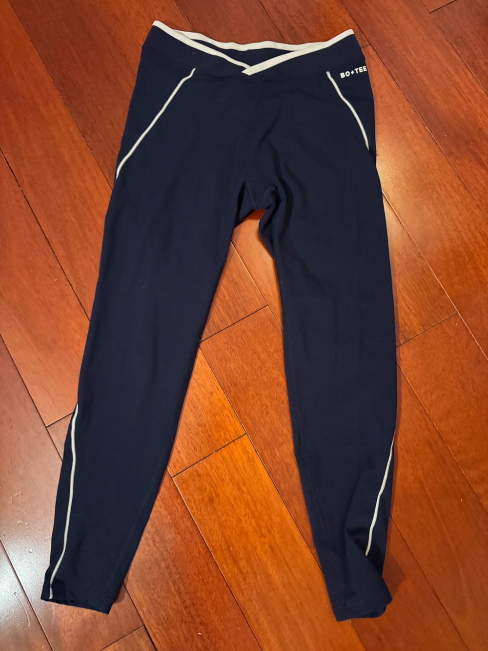 BO+TEE Navy Leggings with White Piping